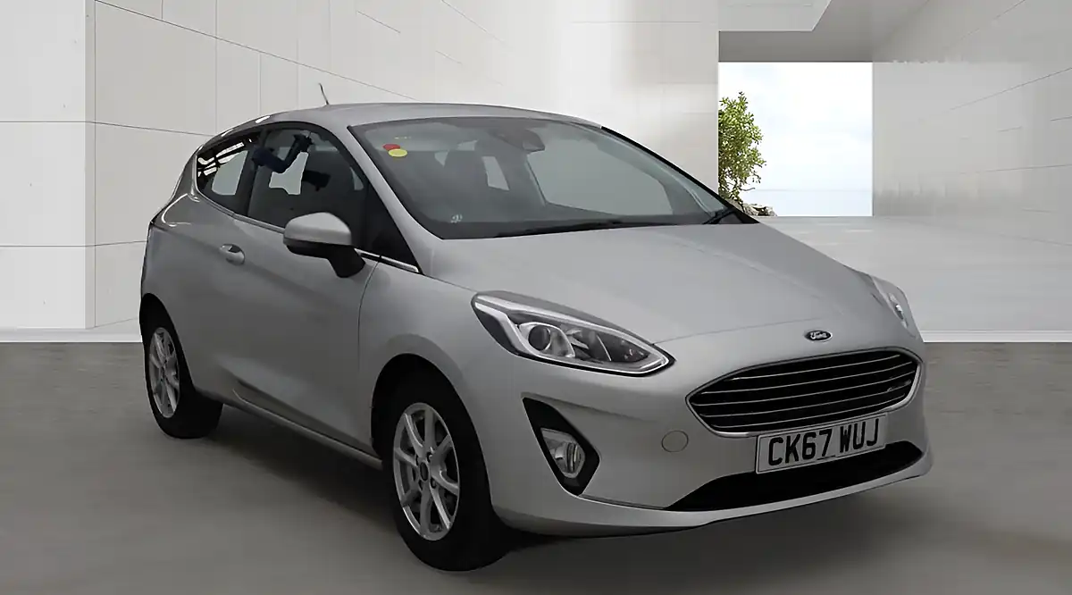 Used 2018 Ford Fiesta Zetec Silver - Front View