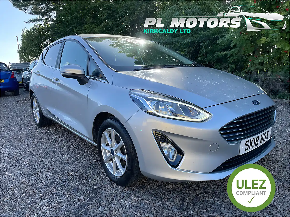 Used 2018 Ford Fiesta Zetec Silver - Front View