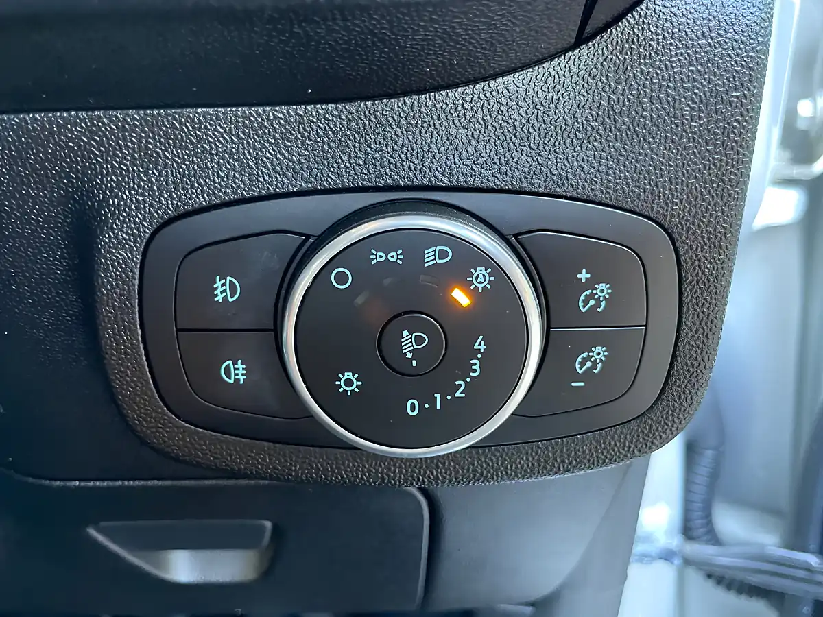 Used 2018 Ford Fiesta Zetec Silver - Interior and Exterior details 17