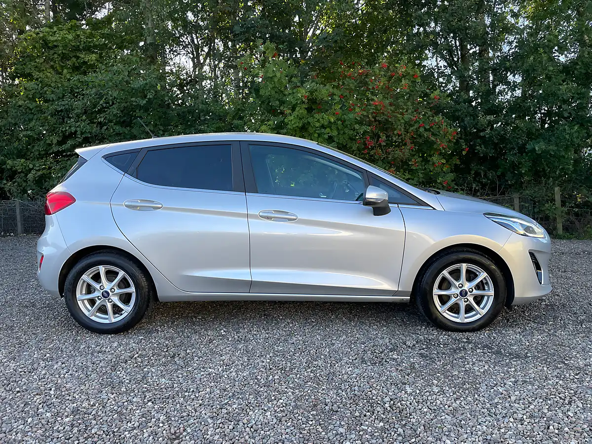 Used 2018 Ford Fiesta Zetec Silver - Interior and Exterior details 5