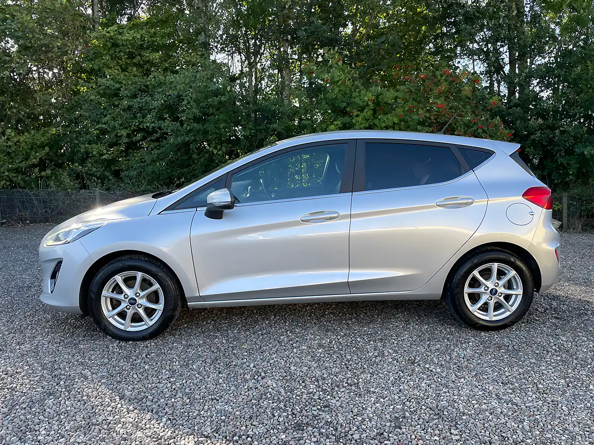Used 2018 Ford Fiesta Zetec Silver - Interior and Exterior details 6