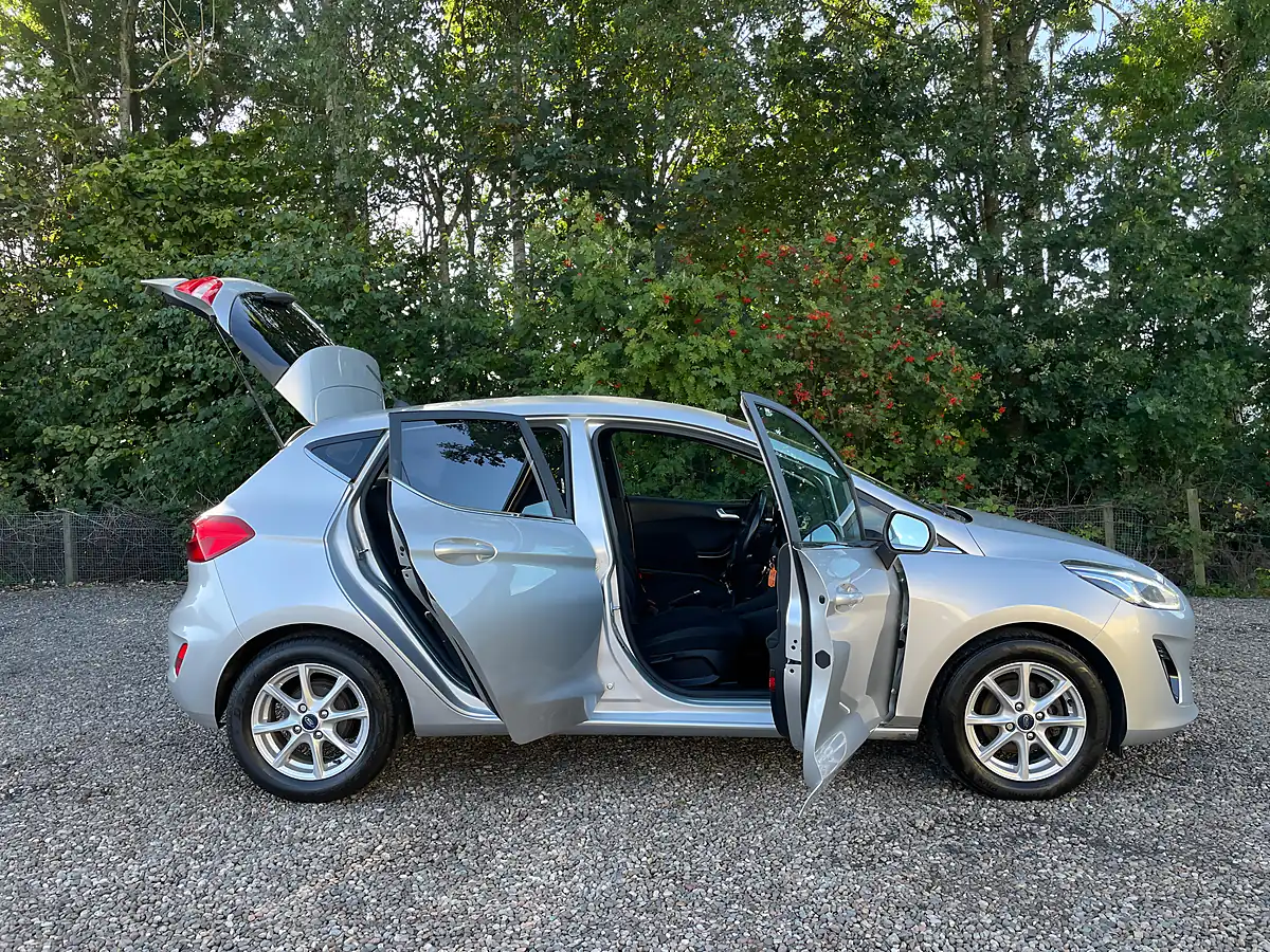 Used 2018 Ford Fiesta Zetec Silver - Interior and Exterior details 7