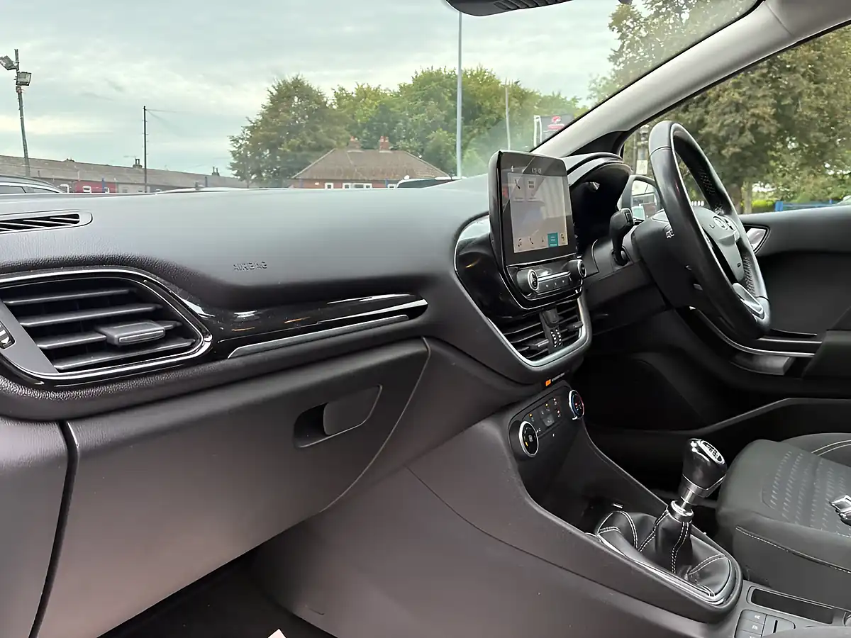 Used 2018 Ford Fiesta Zetec Silver - Interior and Exterior details 16