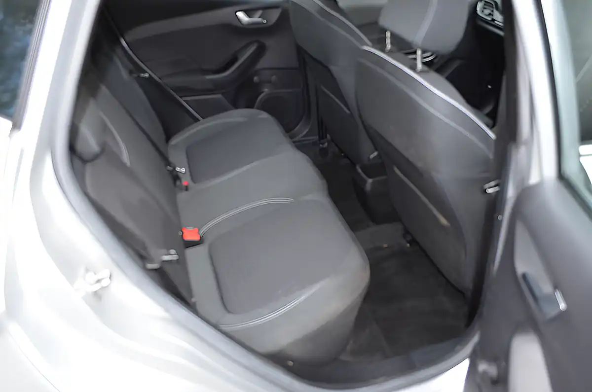 Used 2018 Ford Fiesta Zetec Silver - Interior and Exterior details 17