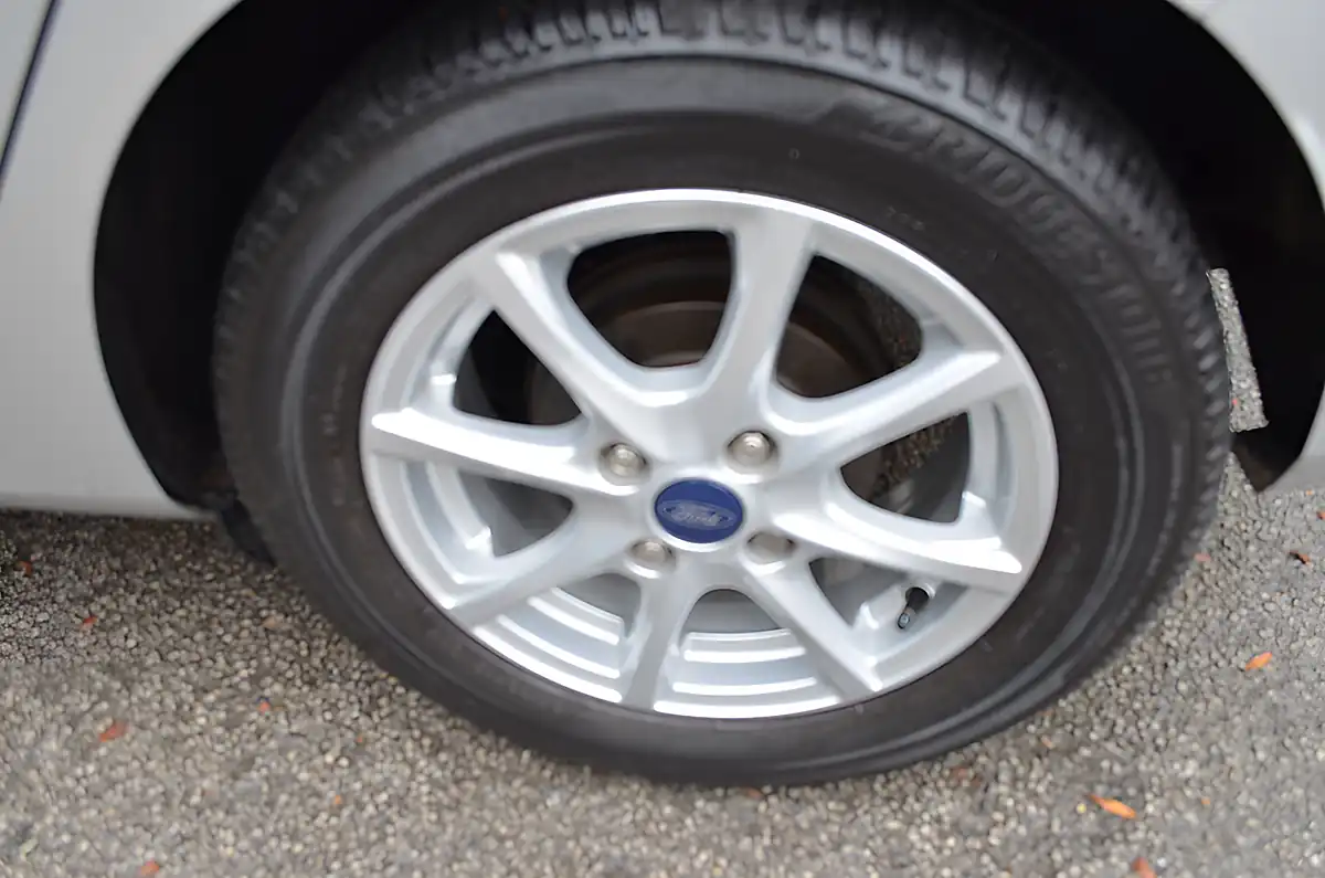 Used 2018 Ford Fiesta Zetec Silver - Interior and Exterior details 18