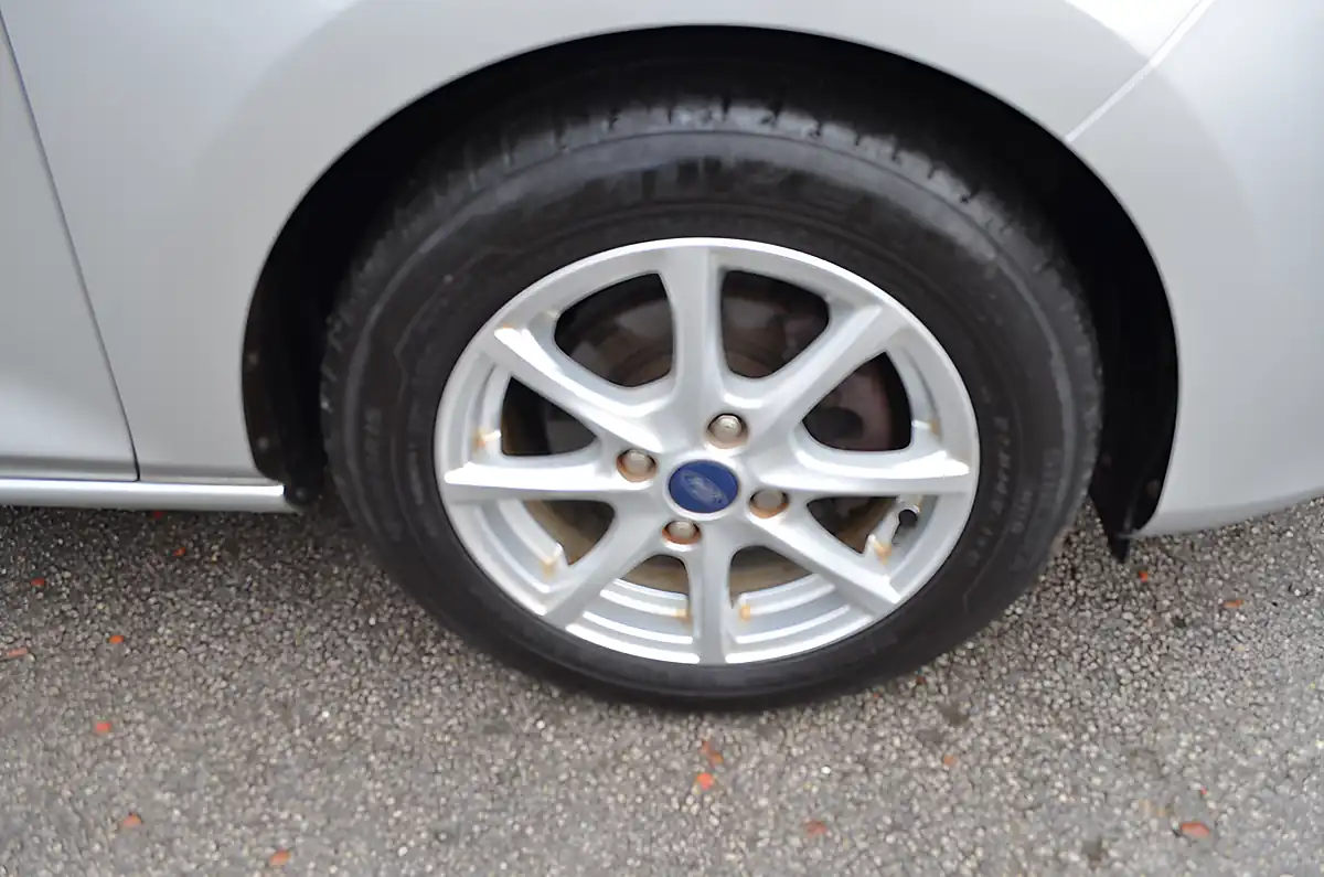 Used 2018 Ford Fiesta Zetec Silver - Interior and Exterior details 19