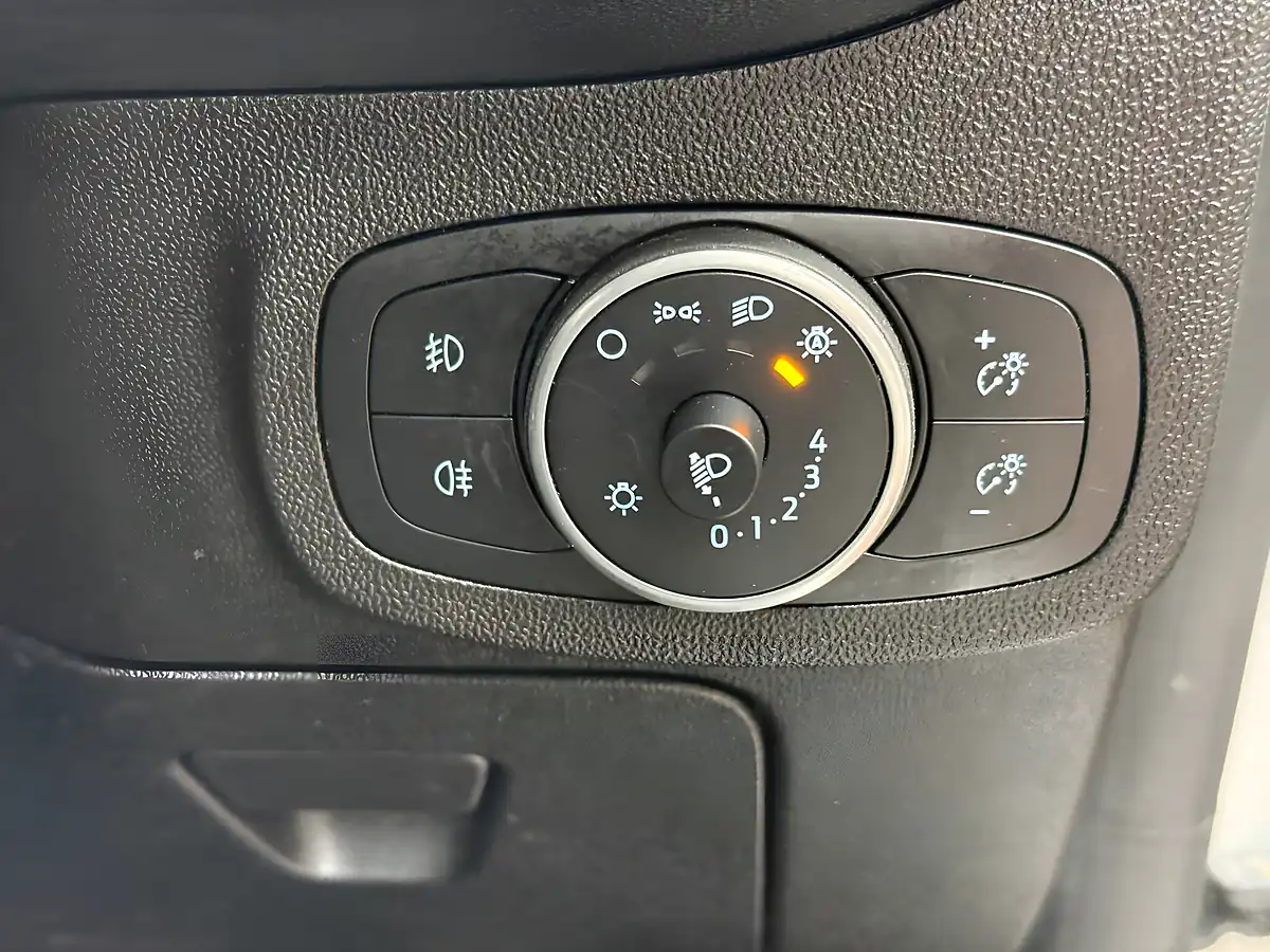 Used 2018 Ford Fiesta Zetec Silver - Interior and Exterior details 11