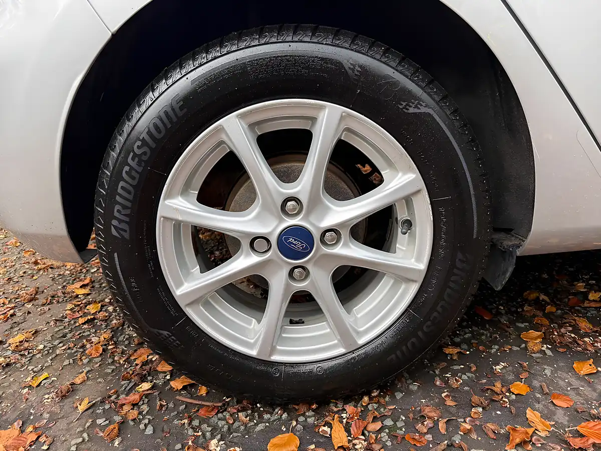 Used 2018 Ford Fiesta Zetec Silver - Interior and Exterior details 14