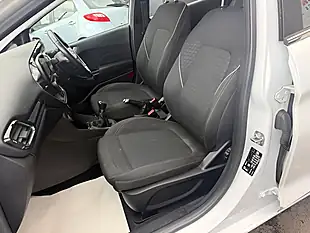 Used 2018 Ford Fiesta Zetec White - Interior and Exterior details 13