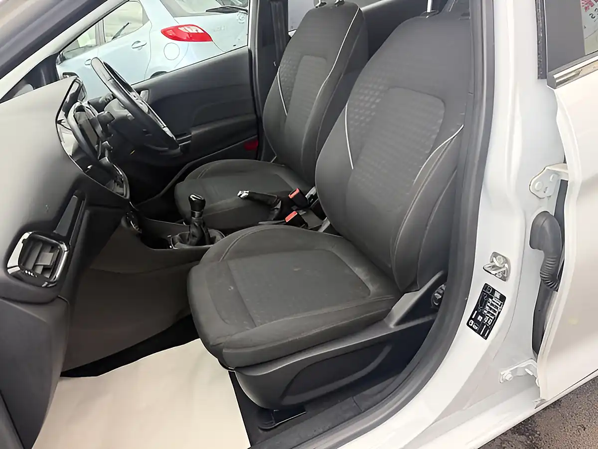 Used 2018 Ford Fiesta Zetec White - Interior and Exterior details 13