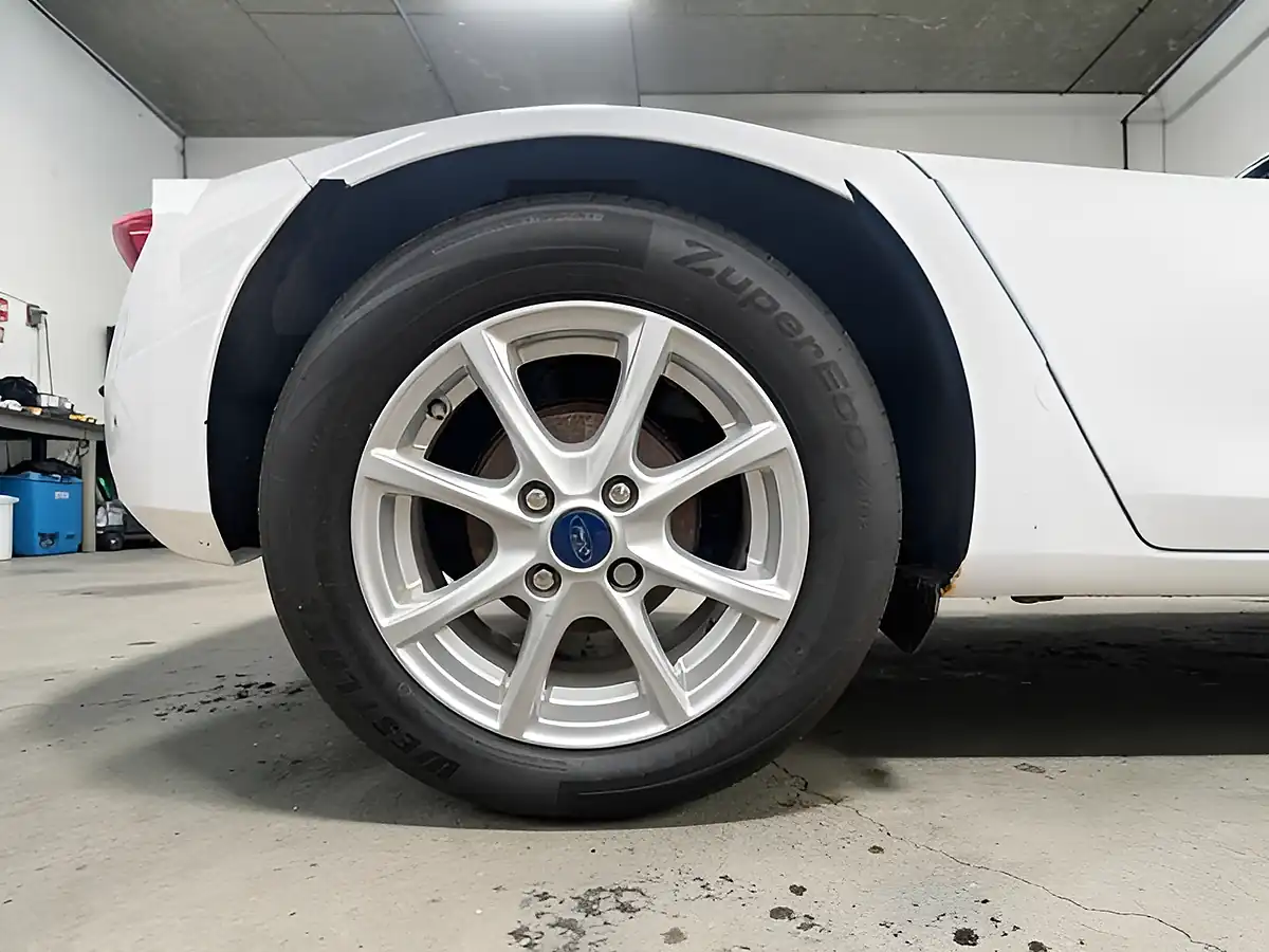 Used 2018 Ford Fiesta Zetec White - Interior and Exterior details 3