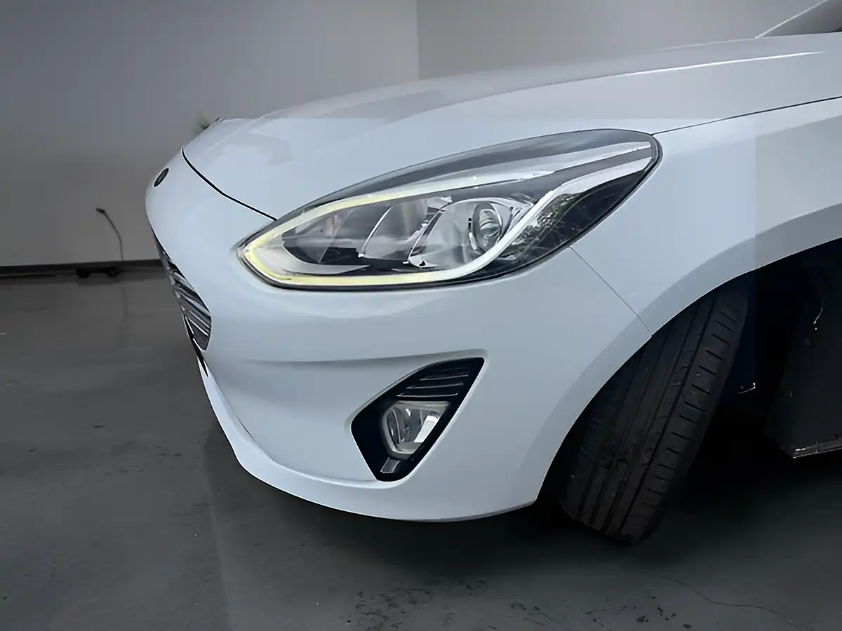 Used 2018 Ford Fiesta Zetec White - Interior and Exterior details 9