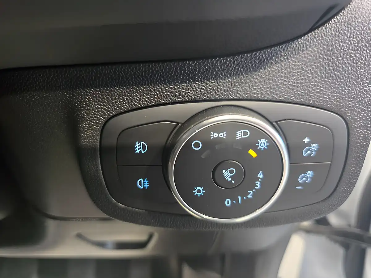 Used 2018 Ford Fiesta Zetec White - Interior and Exterior details 20