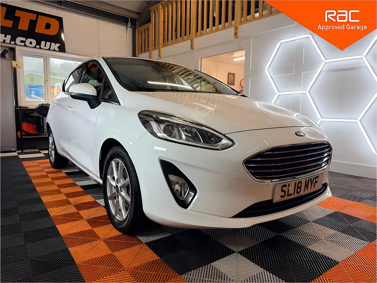 Used 2018 Ford Fiesta Zetec White - Front View