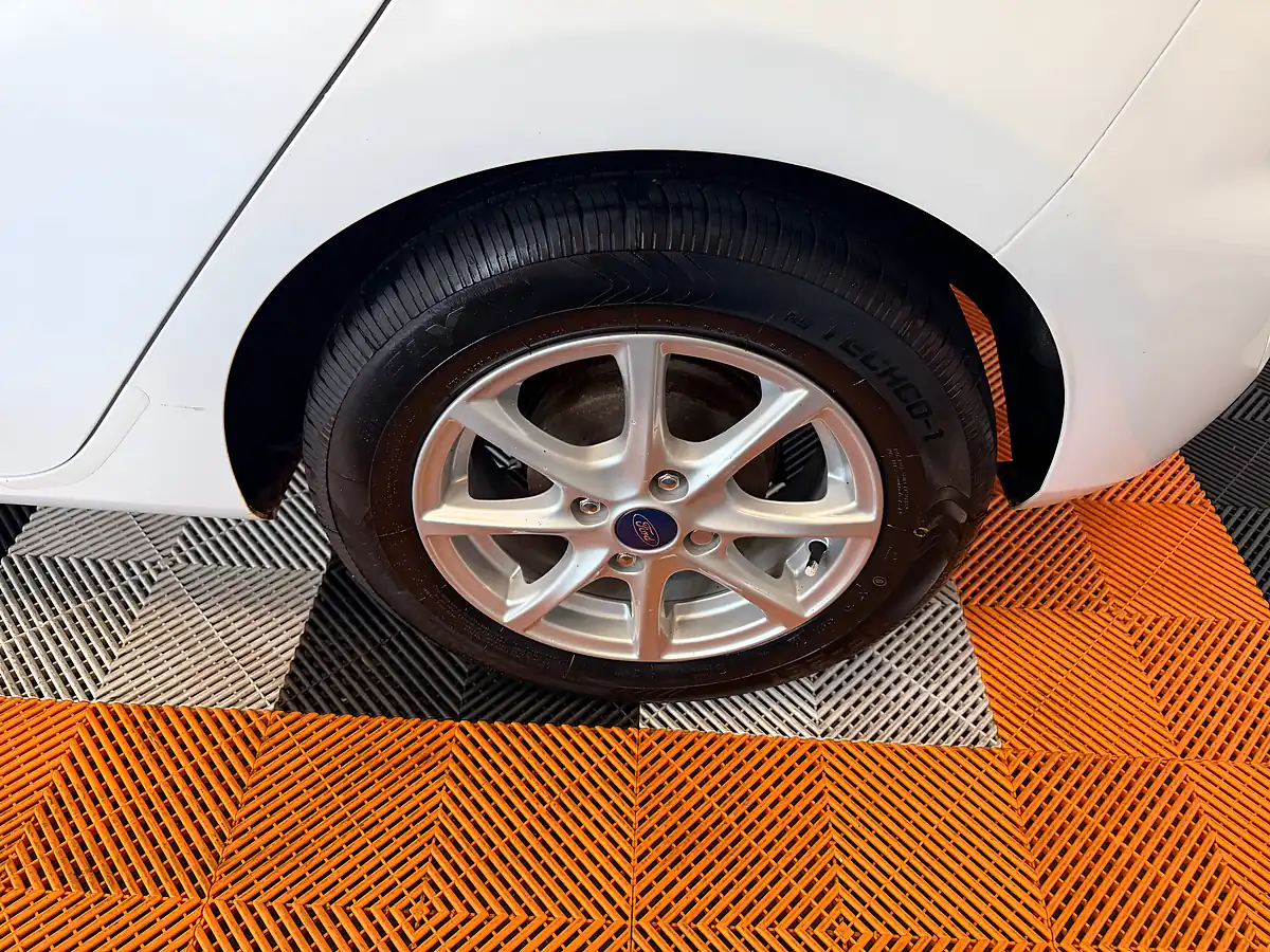 Used 2018 Ford Fiesta Zetec White - Interior and Exterior details 19
