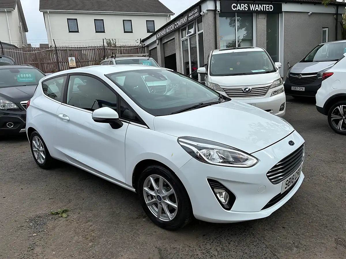 Used 2018 Ford Fiesta Zetec White - Front View