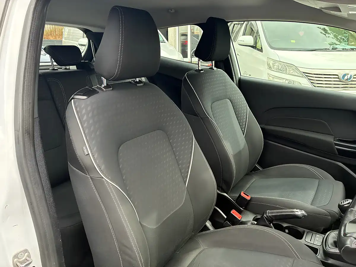Used 2018 Ford Fiesta Zetec White - Interior and Exterior details 17
