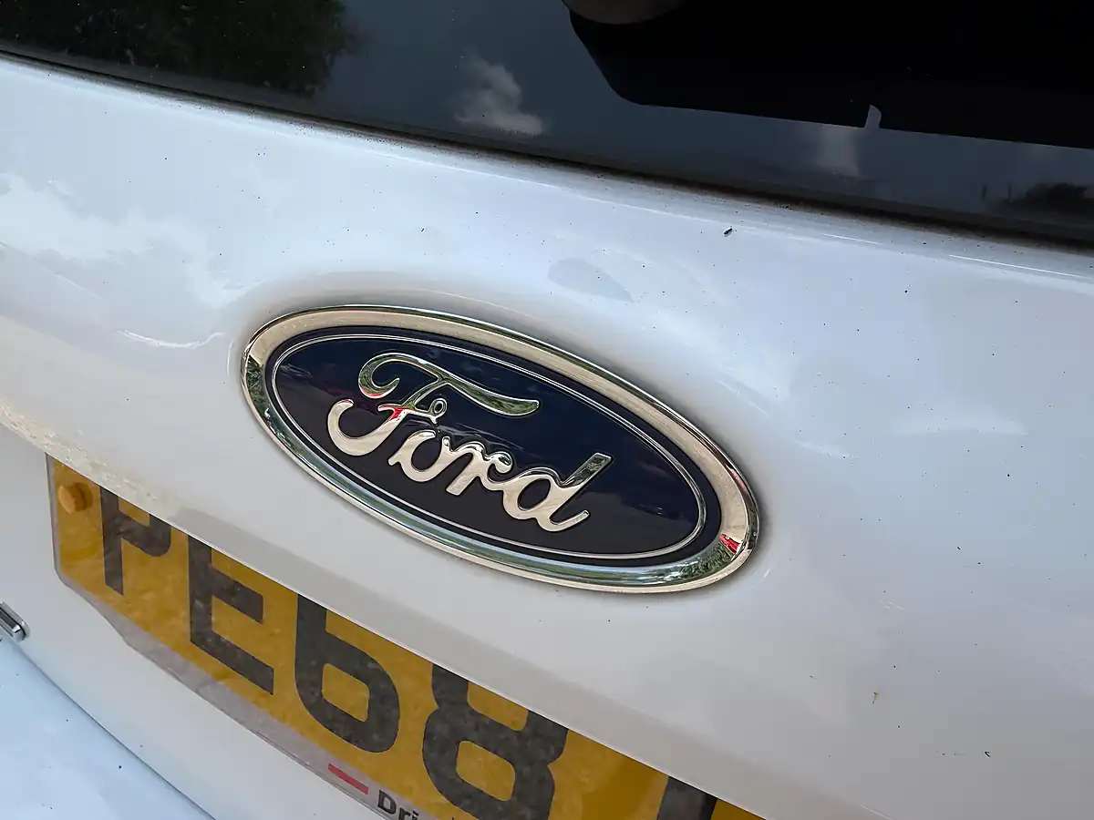 Used 2018 Ford Fiesta Zetec White - Interior and Exterior details 9