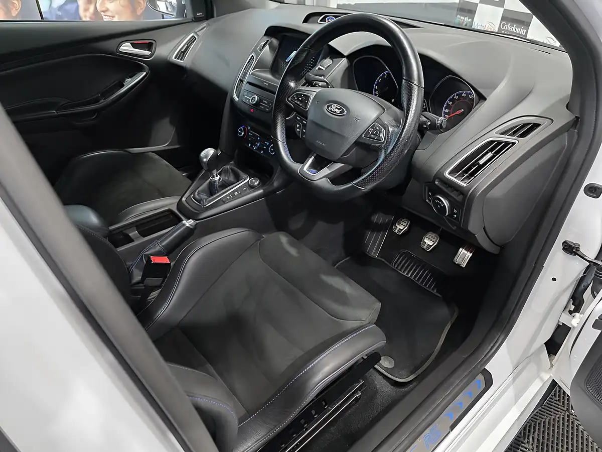 Used 2018 Ford Focus RS White - Interior and Exterior details 15