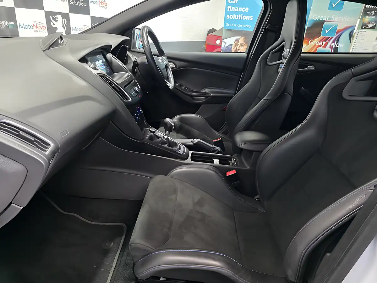 Used 2018 Ford Focus RS White - Interior and Exterior details 18