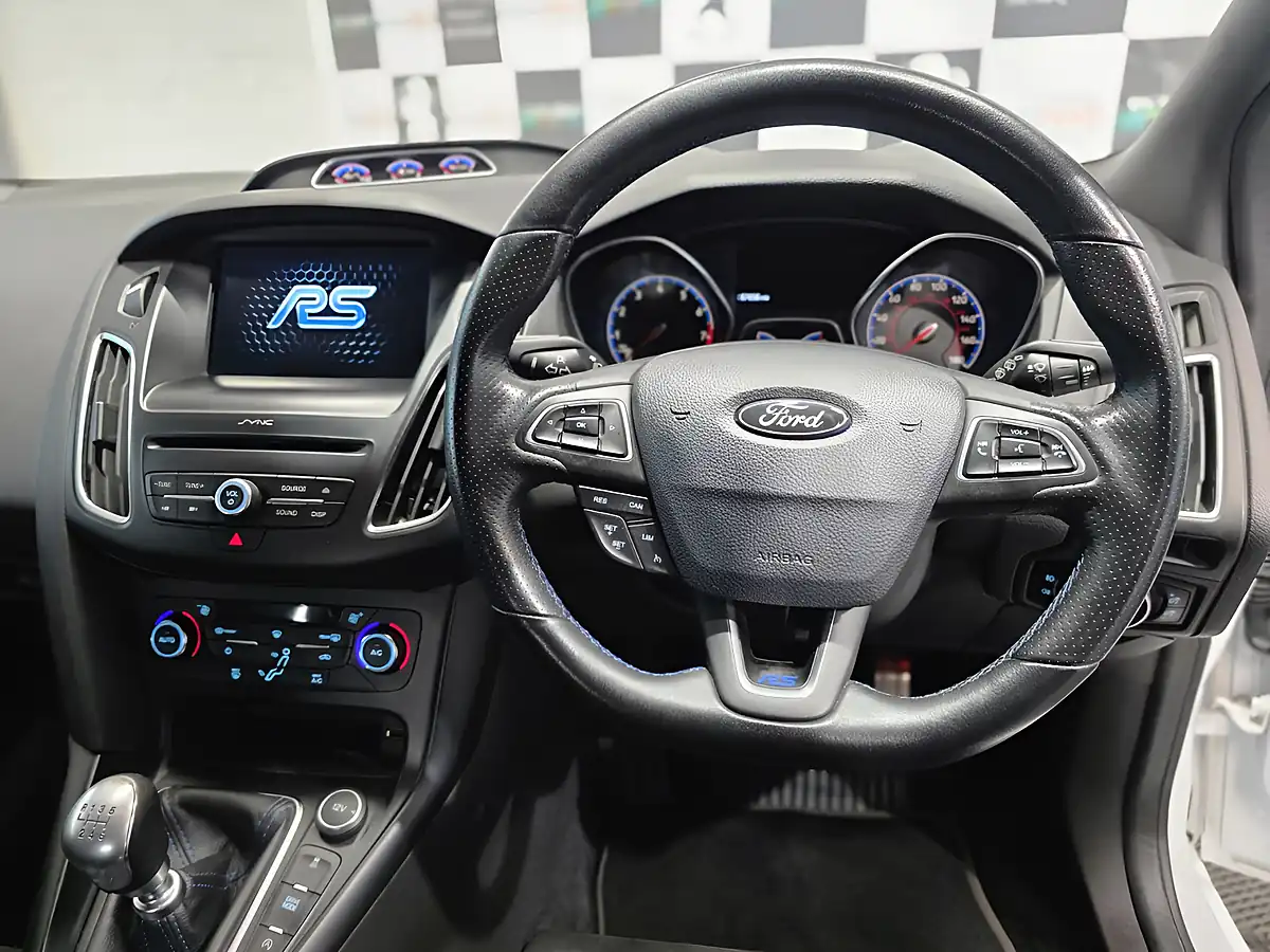 Used 2018 Ford Focus RS White - Interior and Exterior details 7