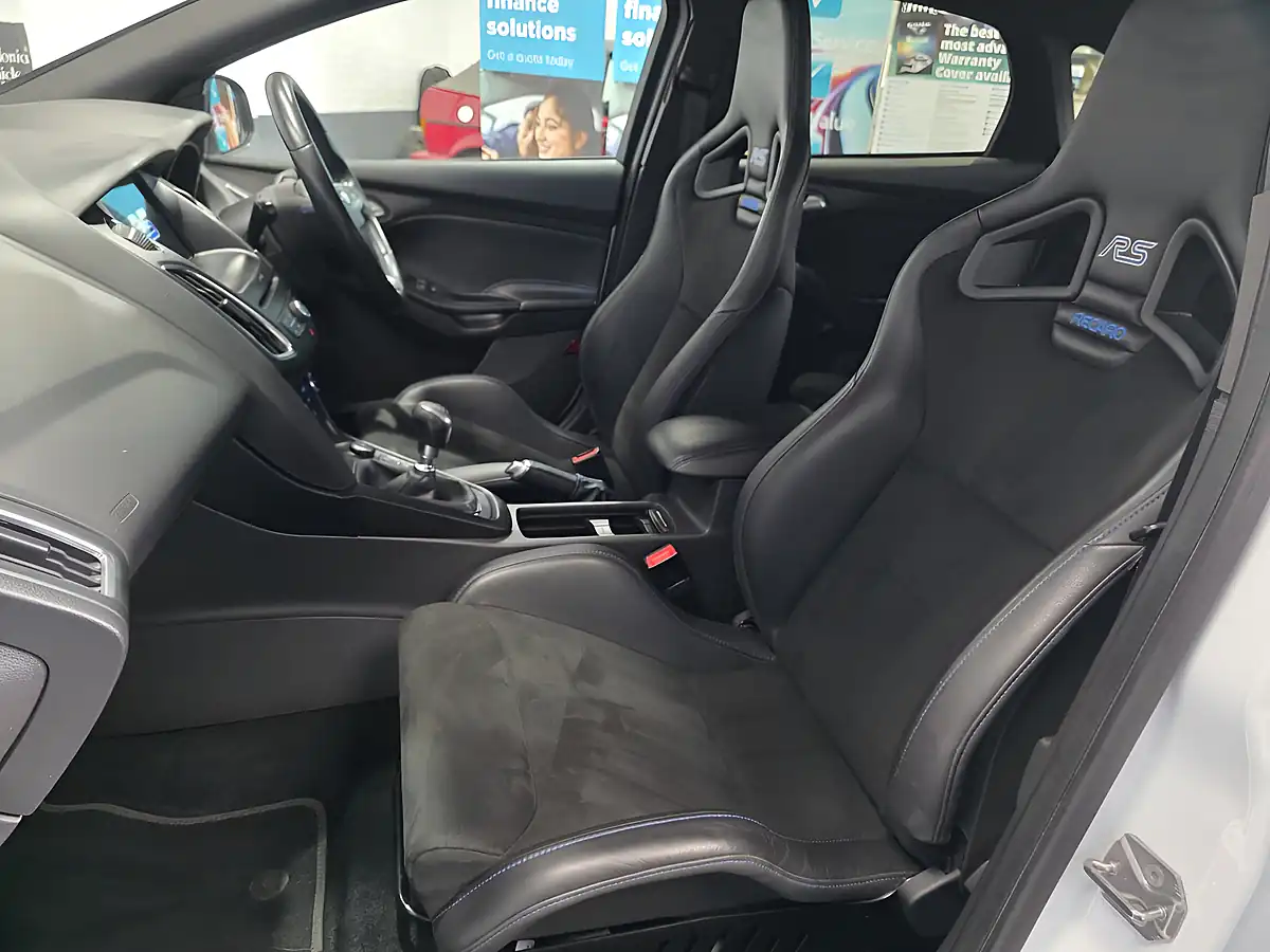 Used 2018 Ford Focus RS White - Interior and Exterior details 9