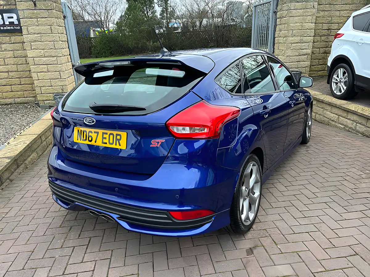 Used 2018 Ford Focus ST-2 Blue - Interior and Exterior details 10