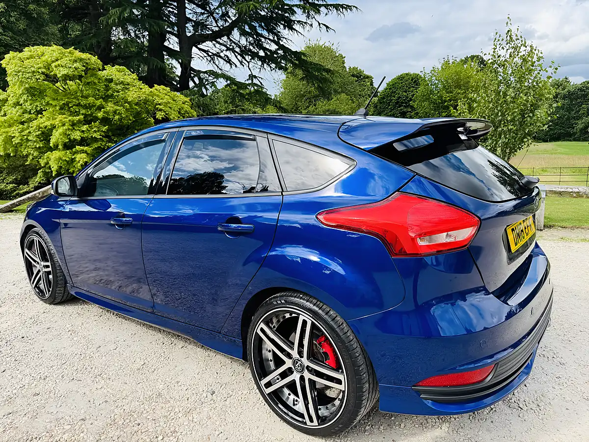 Used 2018 Ford Focus ST-3 Blue - Interior and Exterior details 19
