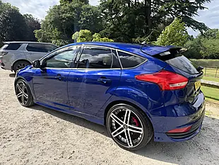 Used 2018 Ford Focus ST-3 Blue - Interior and Exterior details 2