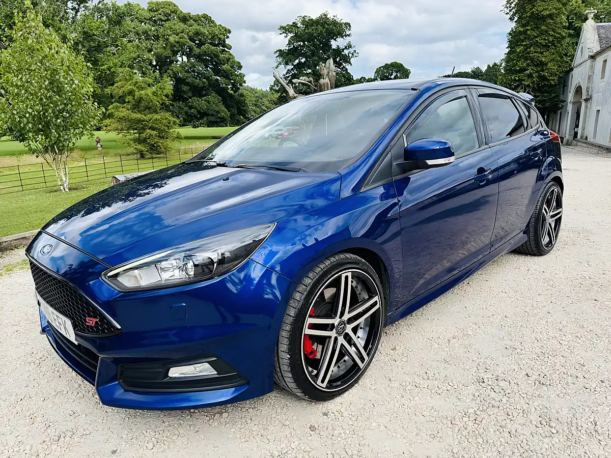 Used 2018 Ford Focus ST-3 Blue - Interior and Exterior details 20