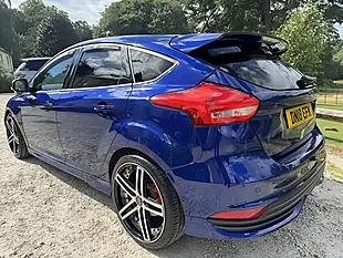 Used 2018 Ford Focus ST-3 Blue - Interior and Exterior details 5