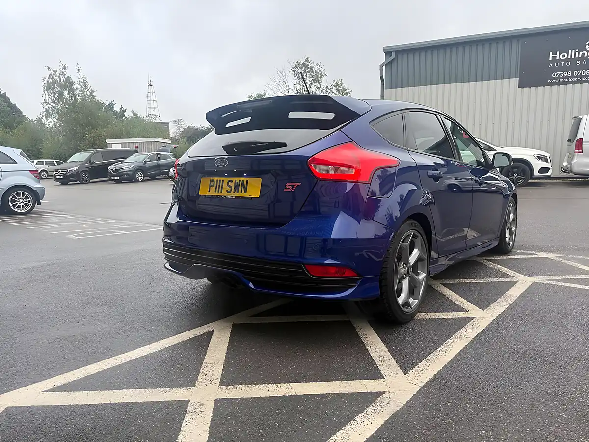 Used 2018 Ford Focus ST-3 Blue - Interior and Exterior details 10