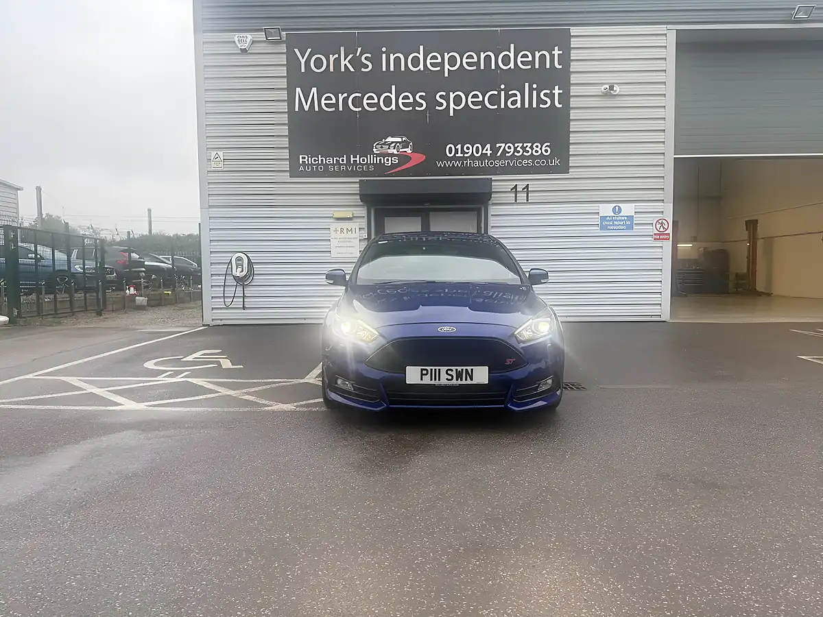 Used 2018 Ford Focus ST-3 Blue - Interior and Exterior details 3