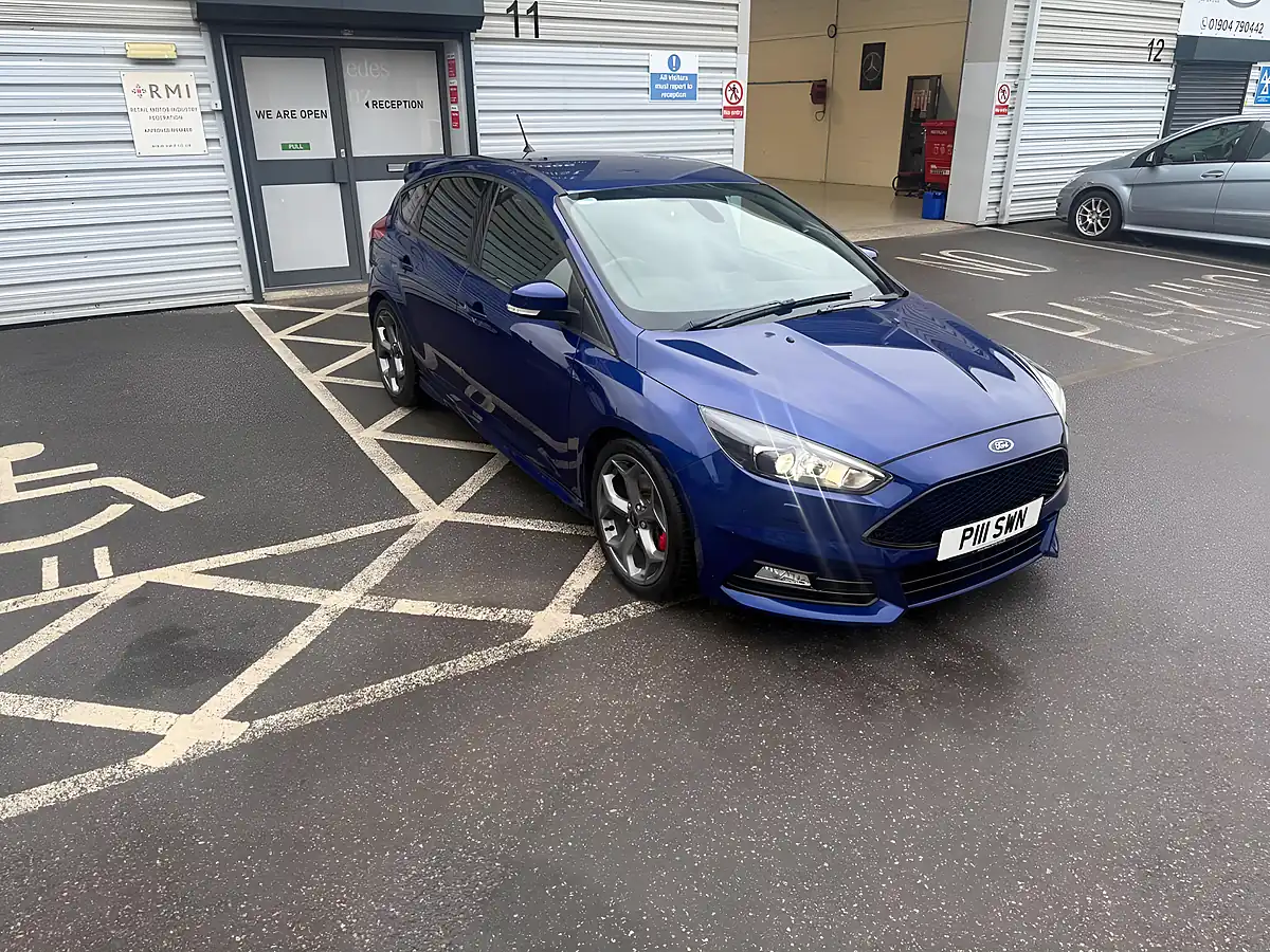 Used 2018 Ford Focus ST-3 Blue - Interior and Exterior details 4