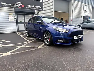 Used 2018 Ford Focus ST-3 Blue - Interior and Exterior details 6