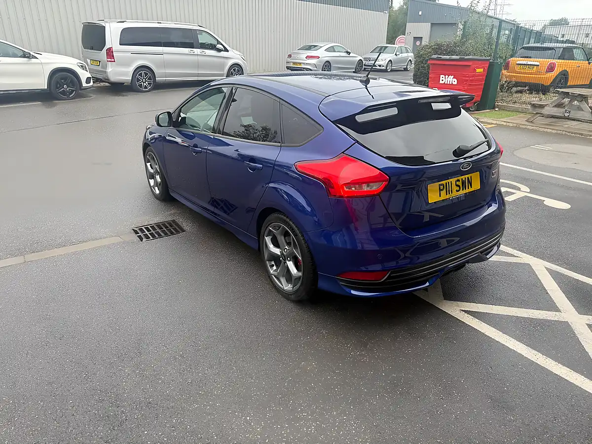 Used 2018 Ford Focus ST-3 Blue - Interior and Exterior details 8
