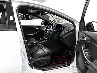 Used 2018 Ford Focus ST-3 Frozen White - Interior and Exterior details 11