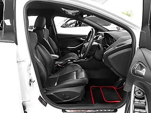 Used 2018 Ford Focus ST-3 Frozen White - Interior and Exterior details 13