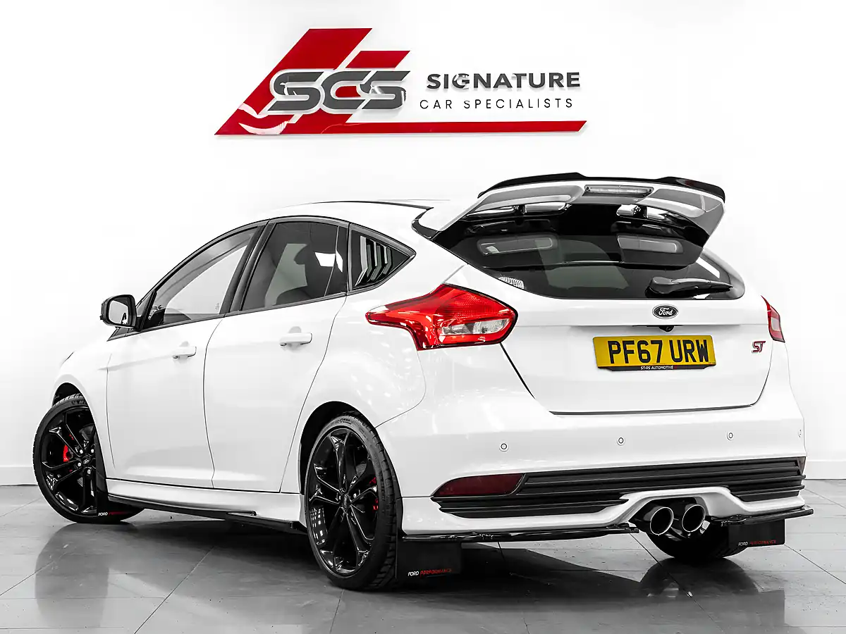 Used 2018 Ford Focus ST-3 Frozen White - Interior and Exterior details 3