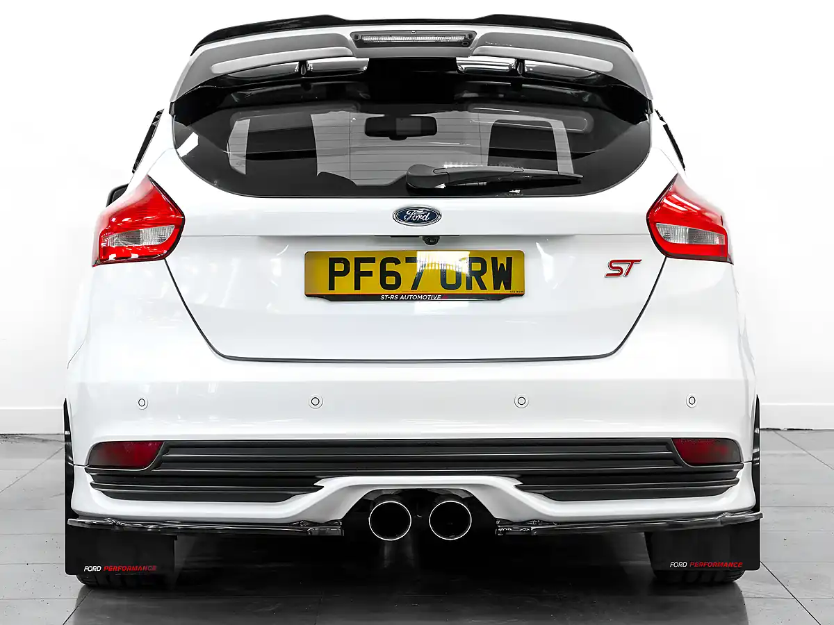 Used 2018 Ford Focus ST-3 Frozen White - Interior and Exterior details 6