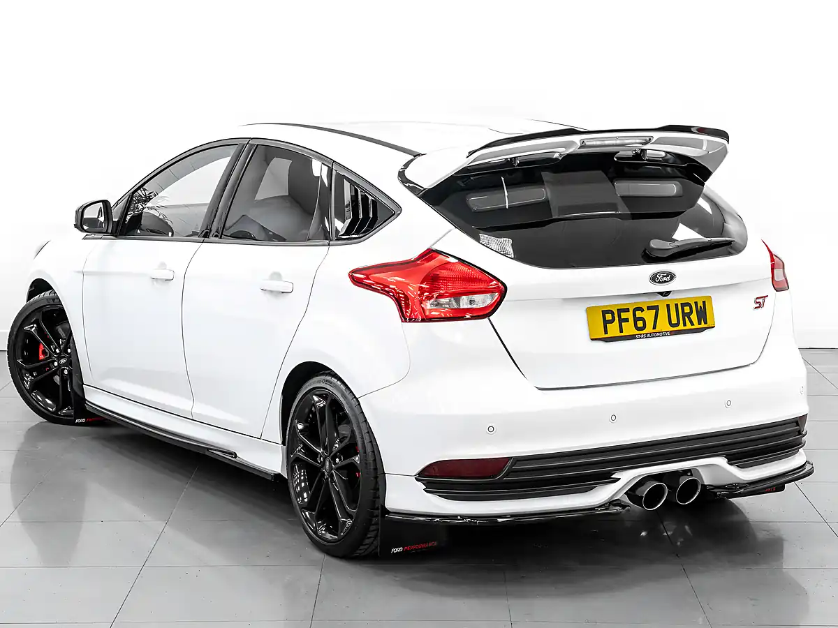 Used 2018 Ford Focus ST-3 Frozen White - Interior and Exterior details 8