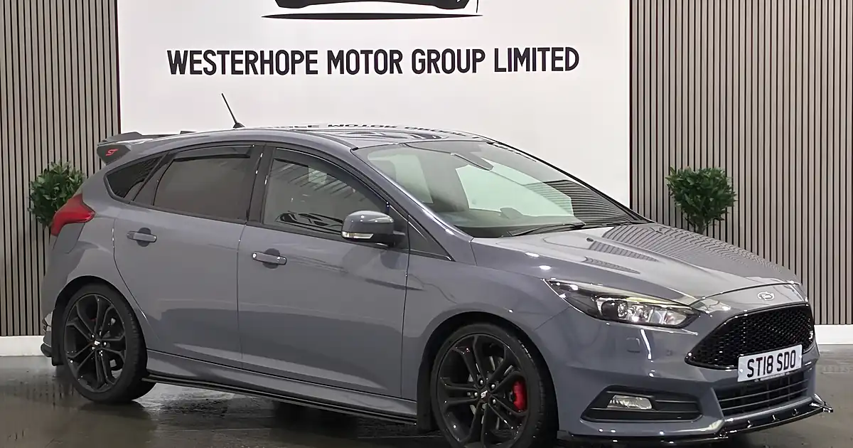 Used 2018 Ford Focus ST-3 Grey - Front View