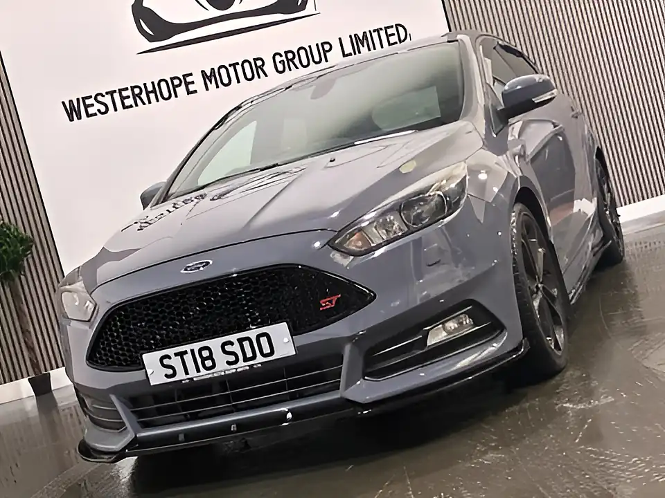 Used 2018 Ford Focus ST-3 Grey - Interior and Exterior details 11