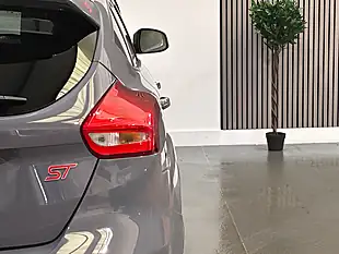 Used 2018 Ford Focus ST-3 Grey - Interior and Exterior details 18