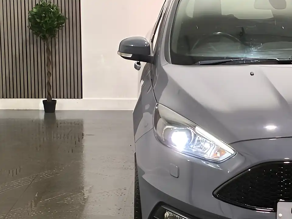 Used 2018 Ford Focus ST-3 Grey - Interior and Exterior details 19