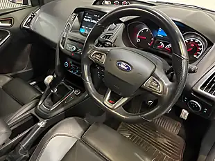 Used 2018 Ford Focus ST-3 Grey - Interior and Exterior details 3