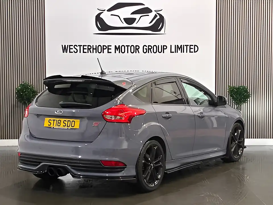 Used 2018 Ford Focus ST-3 Grey - Interior and Exterior details 4