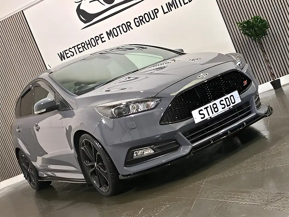 Used 2018 Ford Focus ST-3 Grey - Interior and Exterior details 7