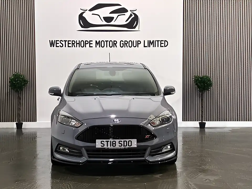 Used 2018 Ford Focus ST-3 Grey - Interior and Exterior details 8