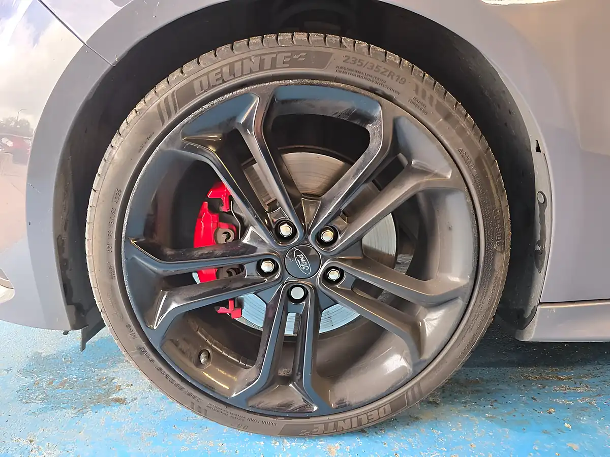 Used 2018 Ford Focus ST-3 Grey - Interior and Exterior details 17